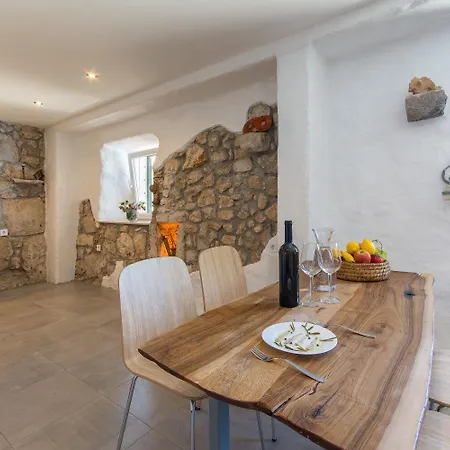 Tatil Evi House Stone