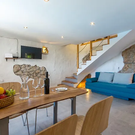House Stone Tatil Evi *