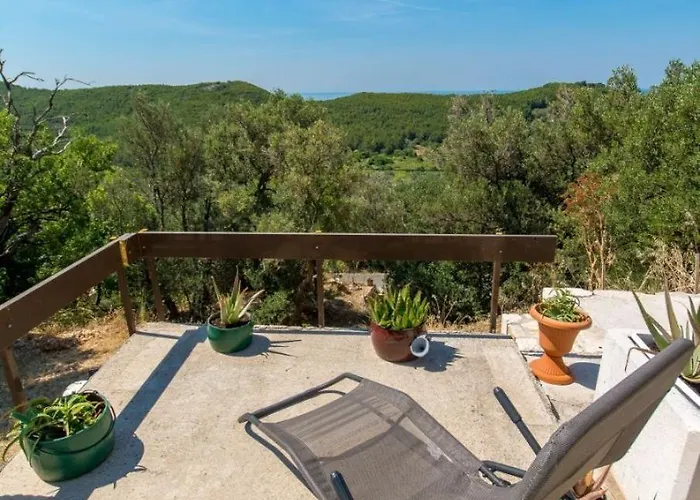 House Stone Semesterbostad