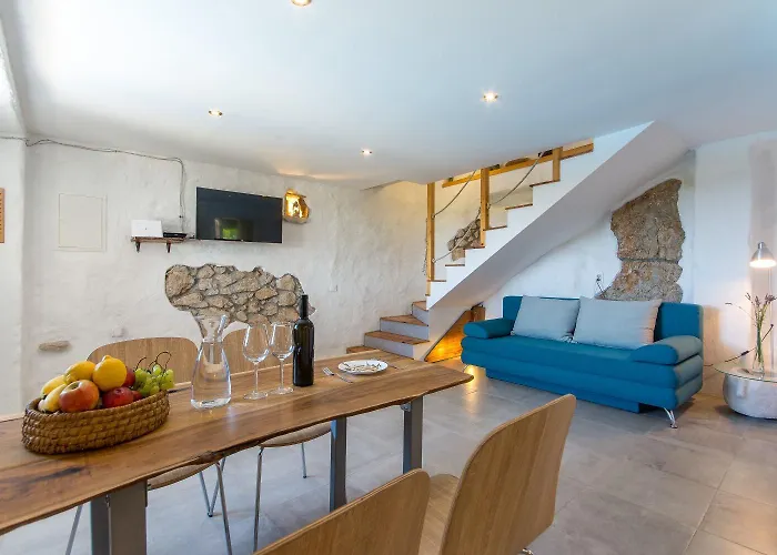 House Stone Semesterbostad *